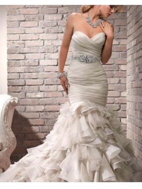 Maggie Sottero Divina Wedding Dress in Ivory